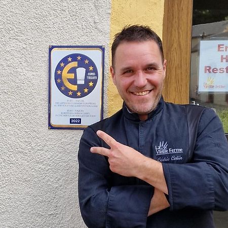 Hotel La Vieille Ferme Chassepierre Zewnętrze zdjęcie