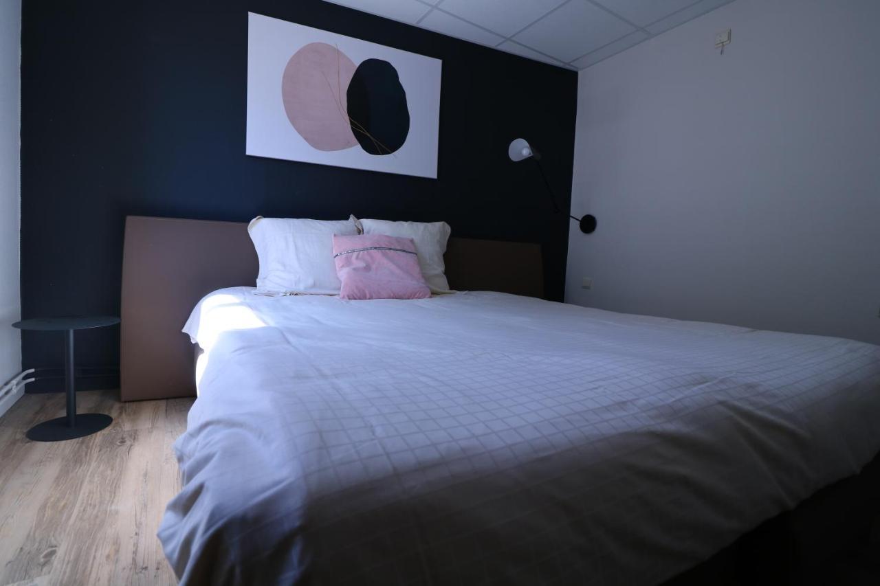 Hotel La Vieille Ferme Chassepierre Zewnętrze zdjęcie