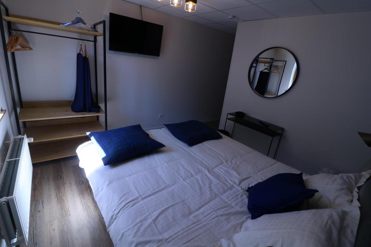 Hotel La Vieille Ferme Chassepierre Zewnętrze zdjęcie