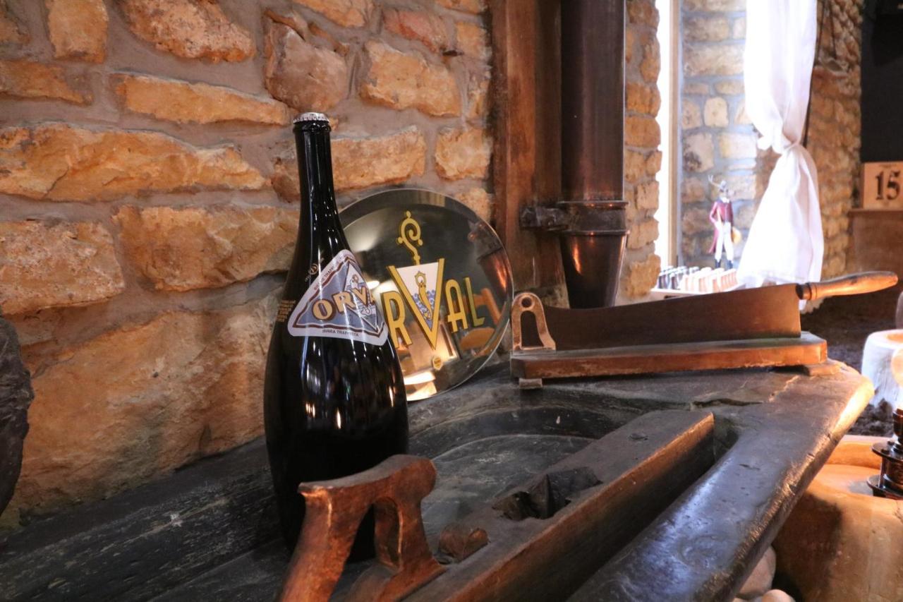 Hotel La Vieille Ferme Chassepierre Zewnętrze zdjęcie