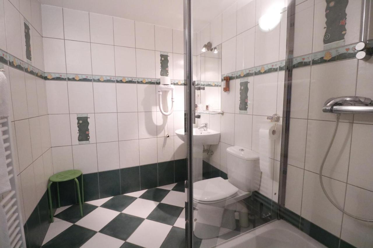 Hotel La Vieille Ferme Chassepierre Zewnętrze zdjęcie