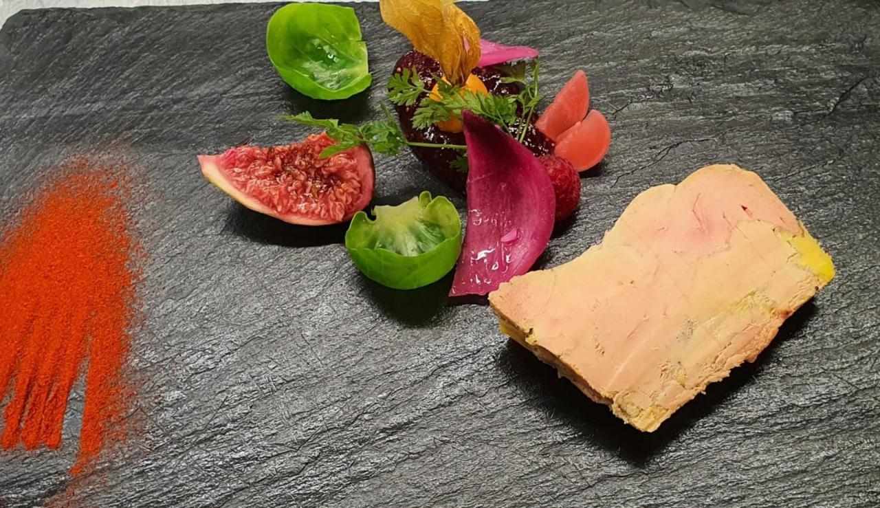 Hotel La Vieille Ferme Chassepierre Zewnętrze zdjęcie