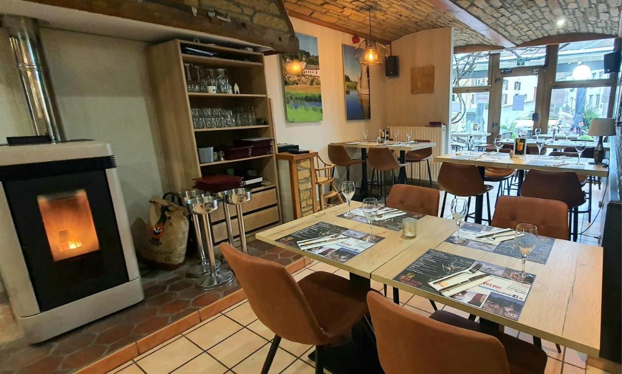 Hotel La Vieille Ferme Chassepierre Zewnętrze zdjęcie