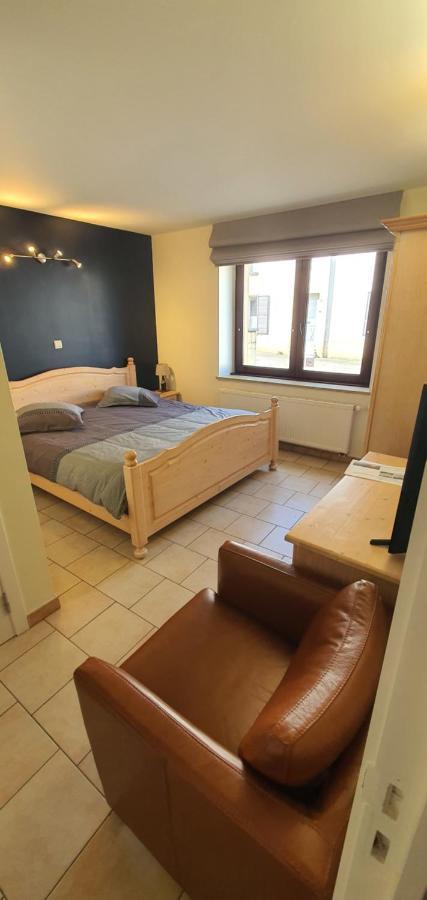 Hotel La Vieille Ferme Chassepierre Zewnętrze zdjęcie