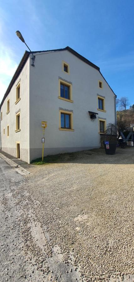 Hotel La Vieille Ferme Chassepierre Zewnętrze zdjęcie
