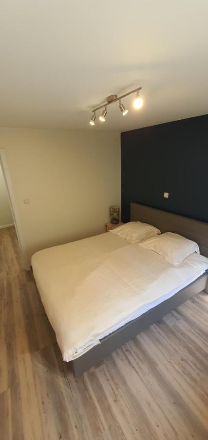 Hotel La Vieille Ferme Chassepierre Zewnętrze zdjęcie