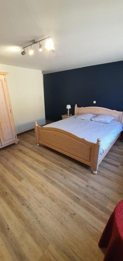 Hotel La Vieille Ferme Chassepierre Zewnętrze zdjęcie